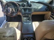 ✅ 2016 Jaguar XJ Portfolio • VIN: SAJWJ2GD8G8V98962 • Лот: 81555105. Опубликован ранее на Copart с пробегом 133 222 миль. Бесплатный доступ к архиву аукционных продаж из США и подробный отчёт об истории автомобиля на DreamBid. Изображение 8.