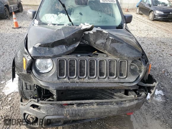 ✅ 2017 Jeep Renegade Trailhawk • VIN: ZACCJBCB7HPF27364 • Lot: 92474305. Listed on Copart with 87,850 mi. Free auction sales archive from the USA and detailed vehicle history report at DreamBid. Image 12.