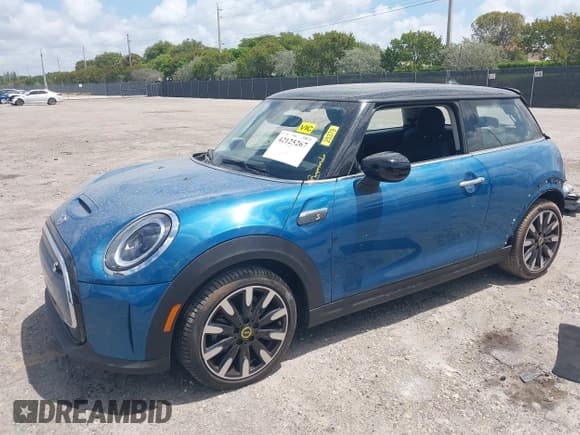 ✅ 2024 MINI Hardtop Cooper SE • VIN: WMW13DJ00R2V90507 • Lot: 42125267. Listed on IAAI with 2,576 mi. Free auction sales archive from the USA and detailed vehicle history report at DreamBid. Image 2.
