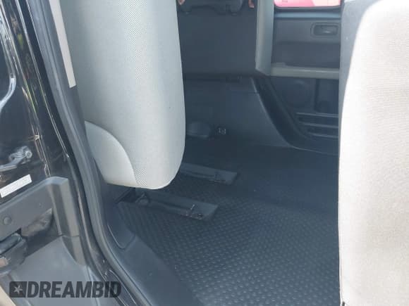 ✅ 2007 Honda Element LX • VIN: 5J6YH18377L017039 • Лот: 42490060. Опубликован ранее на IAAI с пробегом 208 484 миль. Бесплатный доступ к архиву аукционных продаж из США и подробный отчёт об истории автомобиля на DreamBid. Изображение 8.