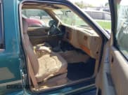 ✅ 1997 Chevrolet Blazer LS • VIN: 1GNDT13WXV2175468 • Lot: 42081531. Wystawiony na IAAI z przebiegiem 148 858 mil. Bezpłatny archiwum sprzedaży aukcyjnych z USA i szczegółowy raport historii pojazdu na DreamBid. Zdjęcie 5.