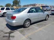 ✅ 2005 Toyota Camry LE • VIN: 4T1BF30K25U620290 • Lot: 42896257. Wystawiony na IAAI z przebiegiem 270 150 mil. Bezpłatny archiwum sprzedaży aukcyjnych z USA i szczegółowy raport historii pojazdu na DreamBid. Zdjęcie 4.