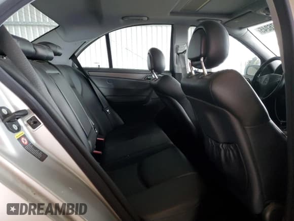 ✅ 2004 Mercedes-Benz C 230 Kompressor • VIN: WDBRF40J94F504439 • Lot: 54276245. Wystawiony na Copart z przebiegiem 83 453 mil. Bezpłatny archiwum sprzedaży aukcyjnych z USA i szczegółowy raport historii pojazdu na DreamBid. Zdjęcie 10.