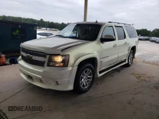 ✅ 2007 Chevrolet Suburban LT • VIN: 3GNFC16097G270307 • Lot: 70648294. Wystawiony na Copart z przebiegiem 218 283 mil. Bezpłatny archiwum sprzedaży aukcyjnych z USA i szczegółowy raport historii pojazdu na DreamBid. Zdjęcie 1.