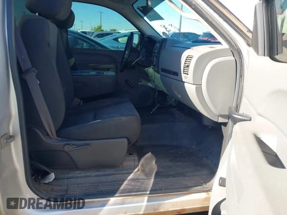 ✅ 2010 Chevrolet Silverado 1500 Work Truck • VIN: 1GCPCPEX9AZ138718 • Lot: 42190030. Listed on IAAI with 127,929 mi. Free auction sales archive from the USA and detailed vehicle history report at DreamBid. Image 5.