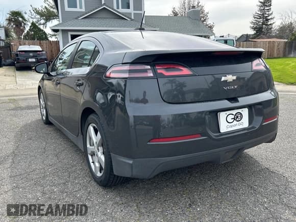 ✅ 2015 Chevrolet Volt • VIN: 1G1RD6E41FU140756 • Lot: 46130024. Wystawiony na Copart z przebiegiem 77 745 mil. Bezpłatny archiwum sprzedaży aukcyjnych z USA i szczegółowy raport historii pojazdu na DreamBid. Zdjęcie 3.