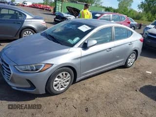 ✅ 2017 Hyundai Elantra SE • VIN: 5NPD74LF8HH111785 • Лот: 42970014. Опубликован ранее на IAAI с пробегом 112 157 миль. Бесплатный доступ к архиву аукционных продаж из США и подробный отчёт об истории автомобиля на DreamBid. Изображение 2.