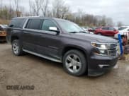 ✅ 2015 Chevrolet Suburban LTZ • VIN: 1GNSKKKC5FR124220 • Lot: 79008244. Wystawiony na Copart z przebiegiem 245 115 mil. Bezpłatny archiwum sprzedaży aukcyjnych z USA i szczegółowy raport historii pojazdu na DreamBid. Zdjęcie 4.