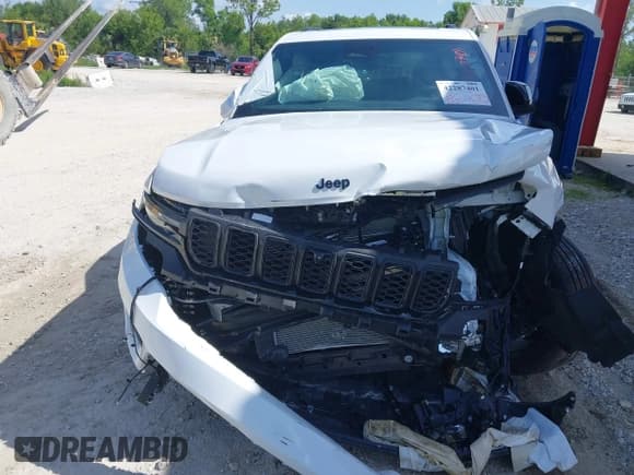 ✅ 2025 Jeep Grand Cherokee Limited • VIN: 1C4RJGBG0SC283119 • Лот: 42287401. Опубликован ранее на IAAI с пробегом 2 721 миль. Бесплатный доступ к архиву аукционных продаж из США и подробный отчёт об истории автомобиля на DreamBid. Изображение 13.