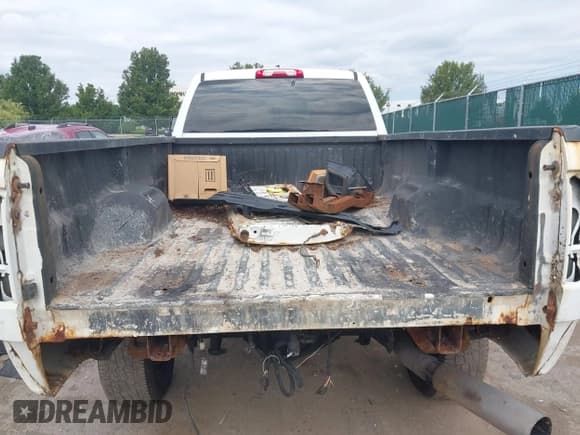 ✅ 2015 Chevrolet Silverado 2500HD LT • VIN: 1GC1KVE85FF611982 • Lot: 42755814. Listed on IAAI with 130,712 mi. Free auction sales archive from the USA and detailed vehicle history report at DreamBid. Image 16.