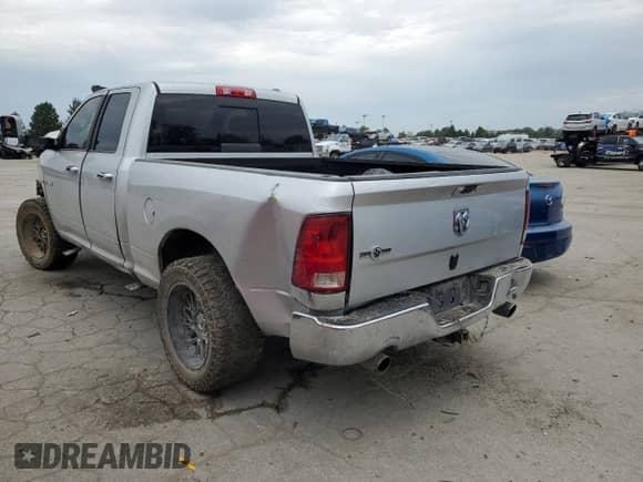 2010 Dodge 1500 SLT z VIN 1D7RB1GT0AS106144, wystawiony jako Copart lot #68361704 z przebiegiem 261 005 mil mil oraz Szkoda całkowita • Salvage title. Historia ofert i sprzedaży dostępna na DreamBid. Obrazek 2.