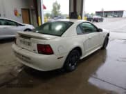 ✅ 1999 Ford Mustang • VIN: 1FAFP4048XF118956 • Lot: 43219945. Wystawiony na IAAI z przebiegiem 121 741 mil. Bezpłatny archiwum sprzedaży aukcyjnych z USA i szczegółowy raport historii pojazdu na DreamBid. Zdjęcie 4.