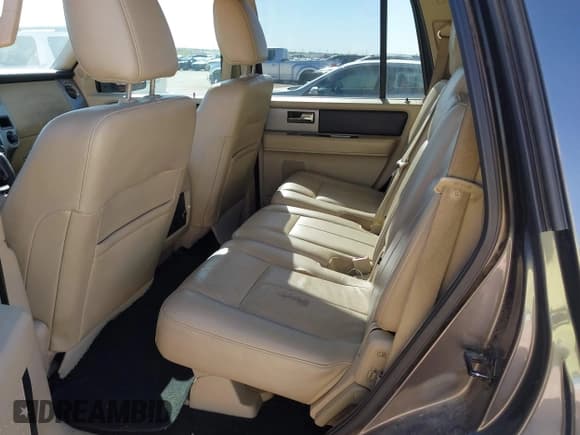 ✅ 2015 Ford Expedition XLT • VIN: 1FMJU1HT7FEF49697 • Lot: 43575147. Listed on IAAI with 138,317 mi. Free auction sales archive from the USA and detailed vehicle history report at DreamBid. Image 8.