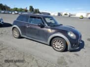 ✅ 2015 MINI Hardtop • VIN: WMWXM5C51F3B34191 • Лот: 70053295. Опубликован ранее на Copart с пробегом 138 196 миль. Бесплатный доступ к архиву аукционных продаж из США и подробный отчёт об истории автомобиля на DreamBid. Изображение 4.