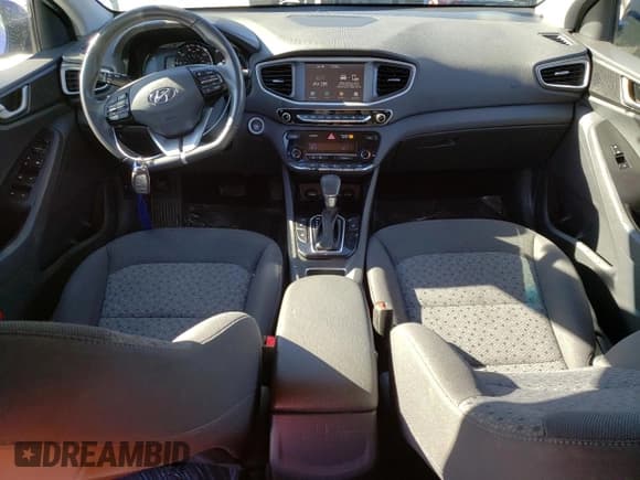 ✅ 2019 Hyundai Ioniq • VIN: KMHC65LD5KU162303 • Lot: 43012555. Wystawiony na Copart z przebiegiem 115 597 mil. Bezpłatny archiwum sprzedaży aukcyjnych z USA i szczegółowy raport historii pojazdu na DreamBid. Zdjęcie 8.