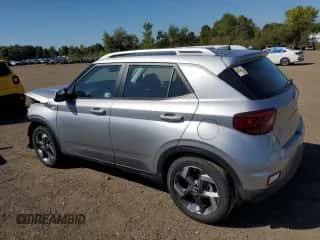 2024 Hyundai Venue SEL z VIN KMHRC8A33RU327547, wystawiony jako Copart lot #71058094 z przebiegiem 1 660 mil mil oraz Szkoda całkowita • Salvage title. Historia ofert i sprzedaży dostępna na DreamBid. Obrazek 2.