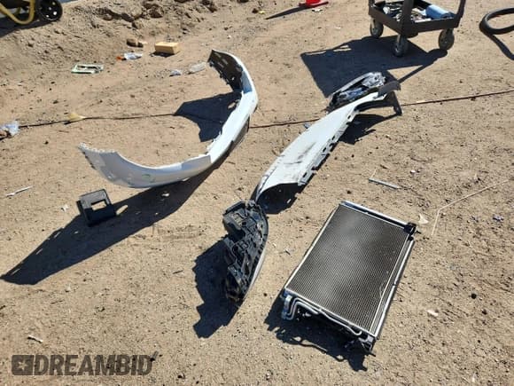 ✅ 2019 Jeep Cherokee Overland • VIN: 1C4PJMJNXKD142672 • Lot: 90723995. Listed on Copart with 85,288 mi. Free auction sales archive from the USA and detailed vehicle history report at DreamBid. Image 13.