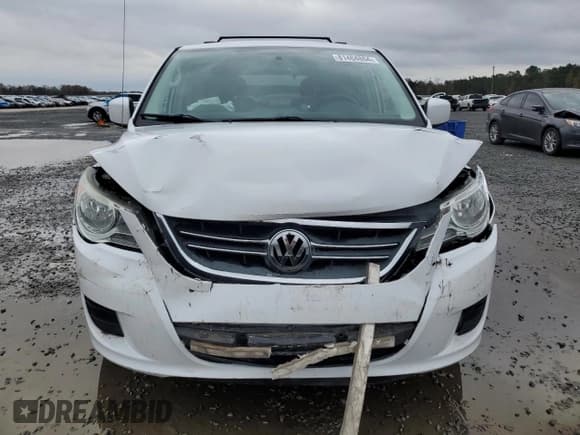 ✅ 2014 Volkswagen Routan SE • VIN: 2C4RVABG6ER134873 • Лот: 81464864. Опубликован ранее на Copart с пробегом 138 484 миль. Бесплатный доступ к архиву аукционных продаж из США и подробный отчёт об истории автомобиля на DreamBid. Изображение 5.
