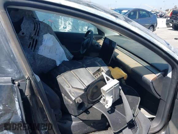 ✅ 2018 Tesla Model 3 Long Range Battery • VIN: 5YJ3E1EB5JF127862 • Lot: 42866317. Listed on IAAI with 35,786 mi. Free auction sales archive from the USA and detailed vehicle history report at DreamBid. Image 5.