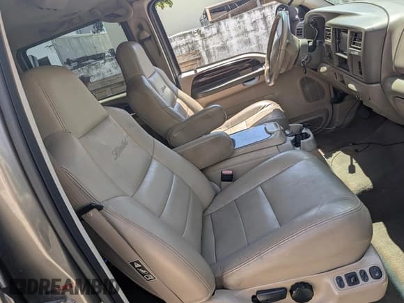 ✅ 2004 Ford Excursion Limited • VIN: 1FMSU43P44EA56041 • Лот: 42523320. Опубликован ранее на IAAI с пробегом 145 017 миль. Бесплатный доступ к архиву аукционных продаж из США и подробный отчёт об истории автомобиля на DreamBid. Изображение 5.