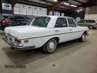 ✅ 1970 Mercedes-Benz 280 • VIN: 10801812048562 • Лот: 92029245. Опубликован ранее на Copart с пробегом 99 796 миль. Бесплатный доступ к архиву аукционных продаж из США и подробный отчёт об истории автомобиля на DreamBid. Изображение 3.