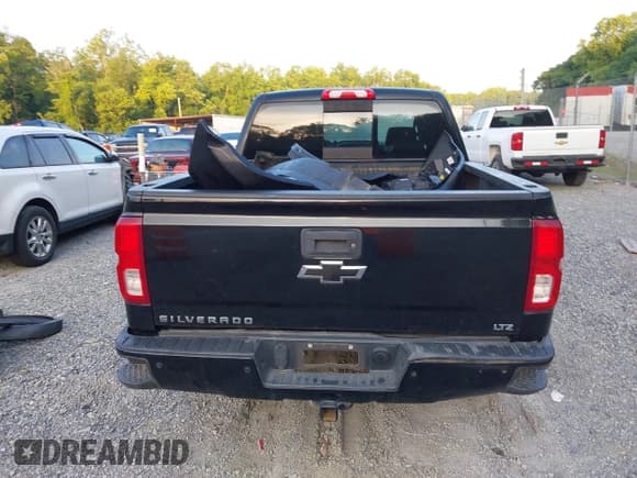 ✅ 2018 Chevrolet Silverado 1500 LTZ • VIN: 3GCUKSEC3JG548940 • Lot: 42651604. Wystawiony na IAAI z przebiegiem 163 602 mil. Bezpłatny archiwum sprzedaży aukcyjnych z USA i szczegółowy raport historii pojazdu na DreamBid. Zdjęcie 17.