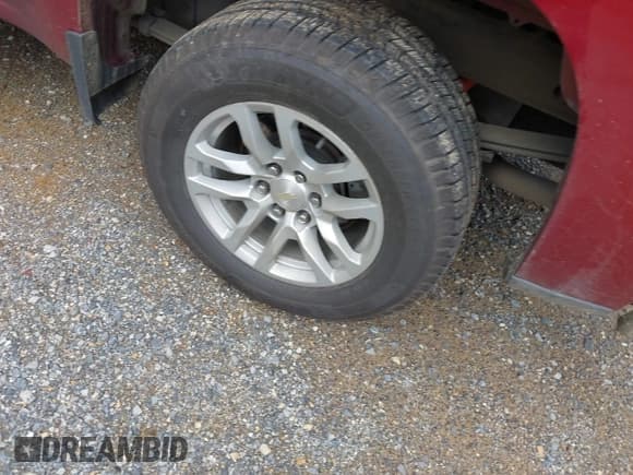 ✅ 2019 Chevrolet Silverado 1500 LT • VIN: 1GCRYDED8KZ211500 • Lot: 42482533. Wystawiony na IAAI z przebiegiem 105 240 mil. Bezpłatny archiwum sprzedaży aukcyjnych z USA i szczegółowy raport historii pojazdu na DreamBid. Zdjęcie 12.