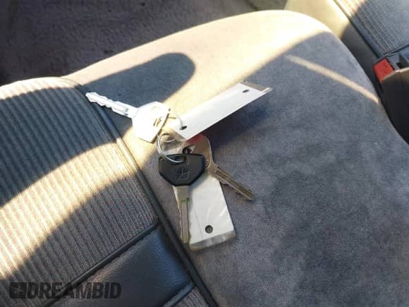 1993 Dodge Dakota z VIN 1B7FL23X9PS209919, wystawiony jako IAAI lot #42006912 z przebiegiem 79 697 mil mil oraz . Historia ofert i sprzedaży dostępna na DreamBid. Obrazek 11.