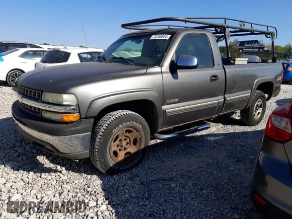 ✅ 2002 Chevrolet Silverado 1500 • VIN: 1GCEK14TX2Z224000 • Лот: 74755844. Опубликован ранее на Copart с пробегом 177 402 миль. Бесплатный доступ к архиву аукционных продаж из США и подробный отчёт об истории автомобиля на DreamBid. Изображение 1.