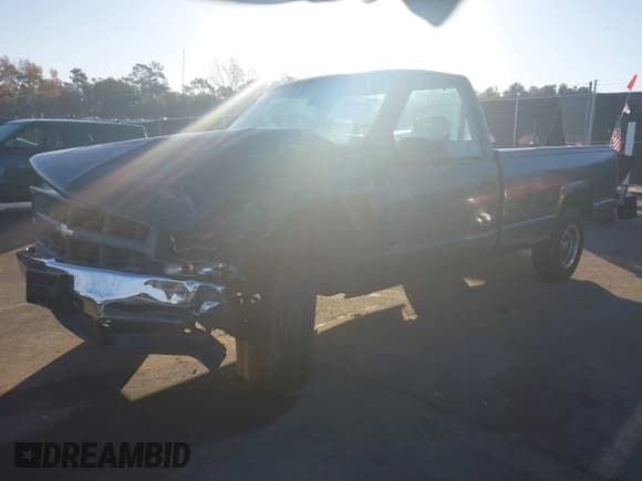 ✅ 1996 Chevrolet Silverado 1500 • VIN: 1GCEC14W3TZ123227 • Lot: 43634970. Wystawiony na IAAI z przebiegiem 381 157 mil. Bezpłatny archiwum sprzedaży aukcyjnych z USA i szczegółowy raport historii pojazdu na DreamBid. Zdjęcie 18.