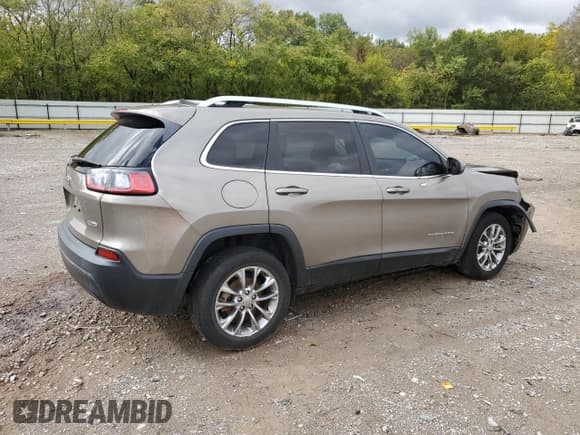✅ 2019 Jeep Cherokee Latitude Plus • VIN: 1C4PJLLB7KD223433 • Lot: 90227025. Wystawiony na Copart z przebiegiem 99 160 mil. Bezpłatny archiwum sprzedaży aukcyjnych z USA i szczegółowy raport historii pojazdu na DreamBid. Zdjęcie 3.