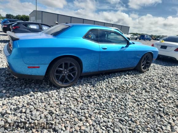 2019 Dodge Challenger R/T z VIN 2C3CDZBT7KH639380, wystawiony jako Copart lot #70909185 z przebiegiem 94 032 mil mil oraz Czysty tytuł • Clean title. Historia ofert i sprzedaży dostępna na DreamBid. Obrazek 3.