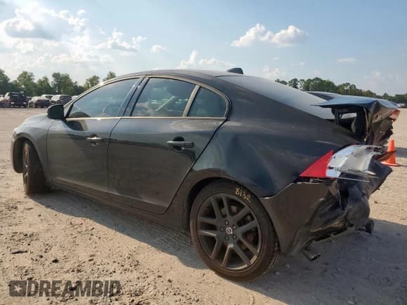 ✅ 2017 Volvo S60 Dynamic • VIN: YV126MFL2H2424113 • Лот: 84230045. Опубликован ранее на Copart с пробегом 51 485 миль. Бесплатный доступ к архиву аукционных продаж из США и подробный отчёт об истории автомобиля на DreamBid. Изображение 2.