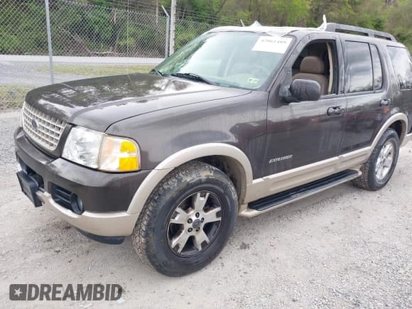 ✅ 2005 Ford Explorer Eddie Bauer • VIN: 1FMDU74K95UA83742 • Lot: 42061489. Wystawiony na IAAI z przebiegiem Nie podano. Bezpłatny archiwum sprzedaży aukcyjnych z USA i szczegółowy raport historii pojazdu na DreamBid. Zdjęcie 2.