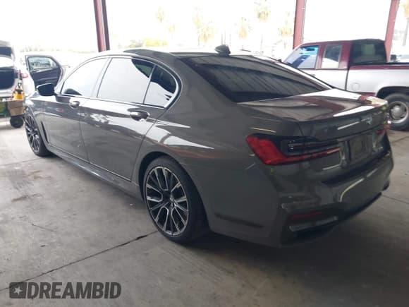 ✅ 2020 BMW 7 Series 740i • VIN: WBA7T2C00LGF96641 • Lot: 43747060. Wystawiony na IAAI z przebiegiem 115 514 mil. Bezpłatny archiwum sprzedaży aukcyjnych z USA i szczegółowy raport historii pojazdu na DreamBid. Zdjęcie 3.