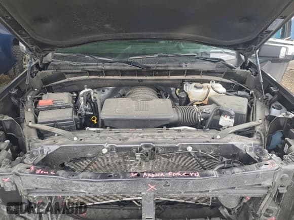 ✅ 2025 GMC Sierra 1500 SLT • VIN: 1GTUUDED4SZ287740 • Lot: 94707505. Wystawiony na Copart z przebiegiem 16 565 mil. Bezpłatny archiwum sprzedaży aukcyjnych z USA i szczegółowy raport historii pojazdu na DreamBid. Zdjęcie 11.