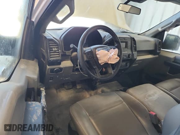 ✅ 2019 Ford F-150 XL • VIN: 1FTMF1CBXKKD48026 • Lot: 86240545. Wystawiony na Copart z przebiegiem 97 458 mil. Bezpłatny archiwum sprzedaży aukcyjnych z USA i szczegółowy raport historii pojazdu na DreamBid. Zdjęcie 8.