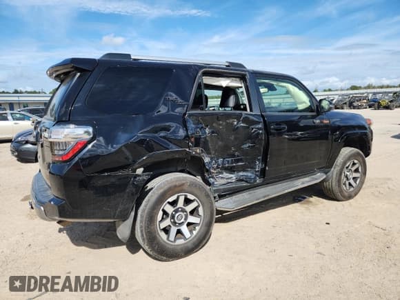 ✅ 2021 Toyota 4Runner TRD Off Road Premium • VIN: JTERU5JR7M5894640 • Lot: 82325425. Listed on Copart with 71,406 mi. Free auction sales archive from the USA and detailed vehicle history report at DreamBid. Image 3.