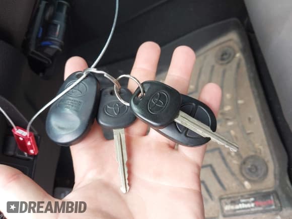 ✅ 2014 Toyota Tundra SR5 • VIN: 5TFDW5F11EX412875 • Лот: 42791758. Опубликован ранее на IAAI с пробегом 147 113 миль. Бесплатный доступ к архиву аукционных продаж из США и подробный отчёт об истории автомобиля на DreamBid. Изображение 11.