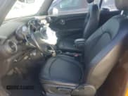 ✅ 2017 MINI Convertible Cooper • VIN: WMWWG5C58H3C20183 • Lot: 92155665. Wystawiony na Copart z przebiegiem 70 166 mil. Bezpłatny archiwum sprzedaży aukcyjnych z USA i szczegółowy raport historii pojazdu na DreamBid. Zdjęcie 7.