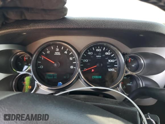 ✅ 2013 Chevrolet Silverado 1500 LT • VIN: 3GCPCSE06DG172870 • Lot: 71410764. Listed on Copart with 175,660 mi. Free auction sales archive from the USA and detailed vehicle history report at DreamBid. Image 9.