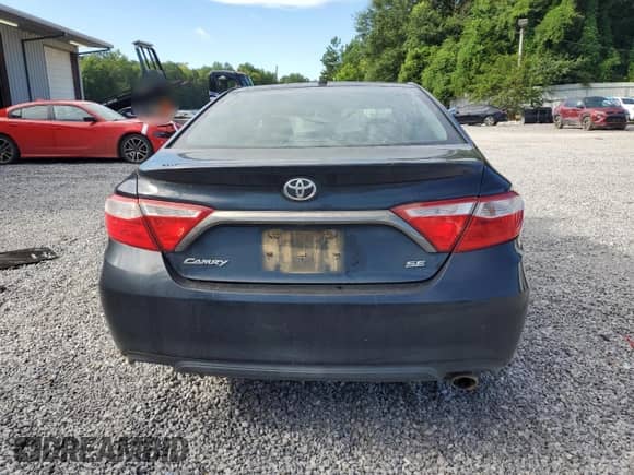 2016 Toyota Camry XLE z VIN 4T1BF1FK4GU181317, wystawiony jako Copart lot #64354685 z przebiegiem 222 909 mil mil oraz Szkoda całkowita • Salvage title. Historia ofert i sprzedaży dostępna na DreamBid. Obrazek 6.