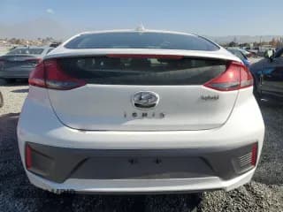 ✅ 2020 Hyundai Ioniq SE • VIN: KMHC75LC2LU188945 • Lot: 83601904. Wystawiony na Copart z przebiegiem 56 898 mil. Bezpłatny archiwum sprzedaży aukcyjnych z USA i szczegółowy raport historii pojazdu na DreamBid. Zdjęcie 6.