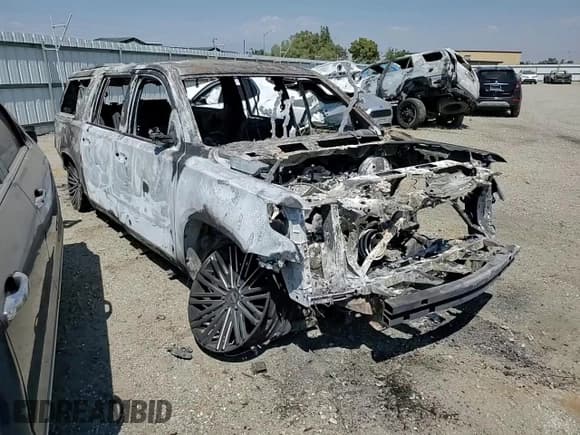 ✅ 2016 Chevrolet Suburban LT • VIN: 1GNSCHKC3GR114786 • Lot: 60515154. Wystawiony na Copart z przebiegiem Nie podano. Bezpłatny archiwum sprzedaży aukcyjnych z USA i szczegółowy raport historii pojazdu na DreamBid. Zdjęcie 11.