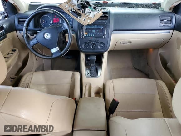 ✅ 2009 Volkswagen Jetta SE • VIN: 3VWRM71K49M150351 • Lot: 63278195. Listed on Copart with 157,248 mi. Free auction sales archive from the USA and detailed vehicle history report at DreamBid. Image 8.