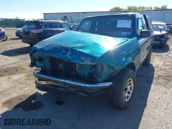 ✅ 1994 Ford Ranger Splash • VIN: 1FTCR14X6RPC08114 • Лот: 42777791. Опубликован ранее на IAAI с пробегом 72 554 миль. Бесплатный доступ к архиву аукционных продаж из США и подробный отчёт об истории автомобиля на DreamBid. Изображение 6.