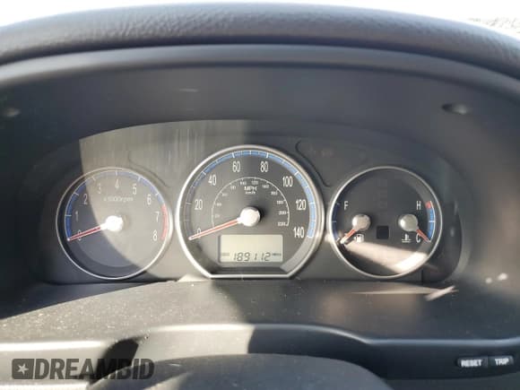 ✅ 2009 Hyundai Santa Fe Limited • VIN: 5NMSH73E09H310213 • Lot: 76476394. Listed on Copart with 189,112 mi. Free auction sales archive from the USA and detailed vehicle history report at DreamBid. Image 9.