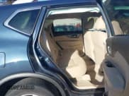 ✅ 2015 Nissan Rogue SV • VIN: 5N1AT2MVXFC877594 • Lot: 43691579. Wystawiony na IAAI z przebiegiem 142 264 mil. Bezpłatny archiwum sprzedaży aukcyjnych z USA i szczegółowy raport historii pojazdu na DreamBid. Zdjęcie 8.