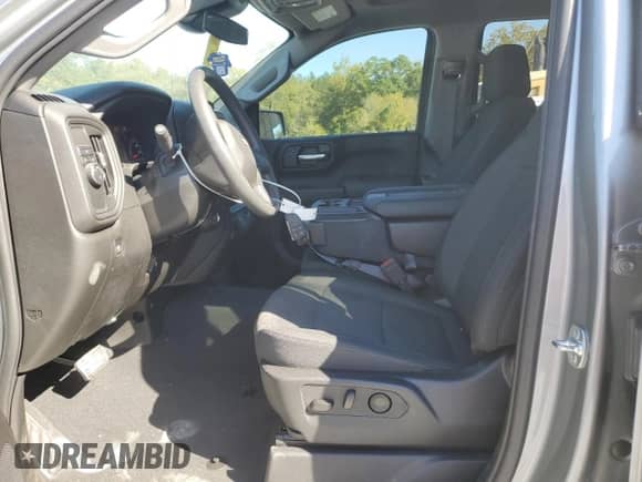 ✅ 2025 Chevrolet Silverado 1500 Custom • VIN: 1GCRABEK2SZ270288 • Лот: 86295395. Опубликован ранее на Copart с пробегом 3 329 миль. Бесплатный доступ к архиву аукционных продаж из США и подробный отчёт об истории автомобиля на DreamBid. Изображение 7.