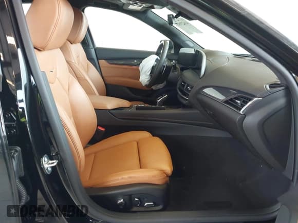 ✅ 2025 Cadillac CT5-V • VIN: 1G6DV5RW8S0111957 • Lot: 41623951. Wystawiony na IAAI z przebiegiem 1 212 mil. Bezpłatny archiwum sprzedaży aukcyjnych z USA i szczegółowy raport historii pojazdu na DreamBid. Zdjęcie 5.